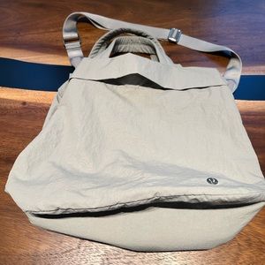 Lululemon On My Level 2.0 19L Bag